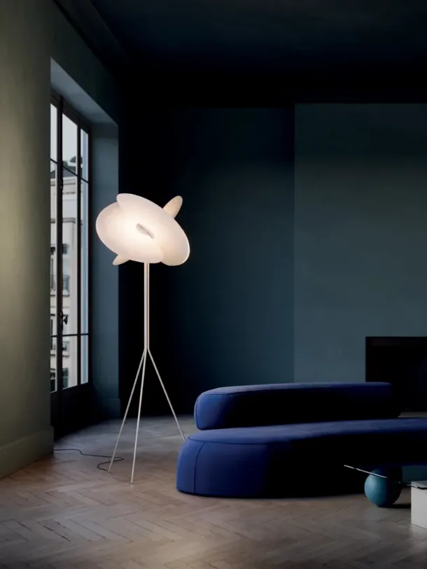 Levante floor lamp by Luceplan
