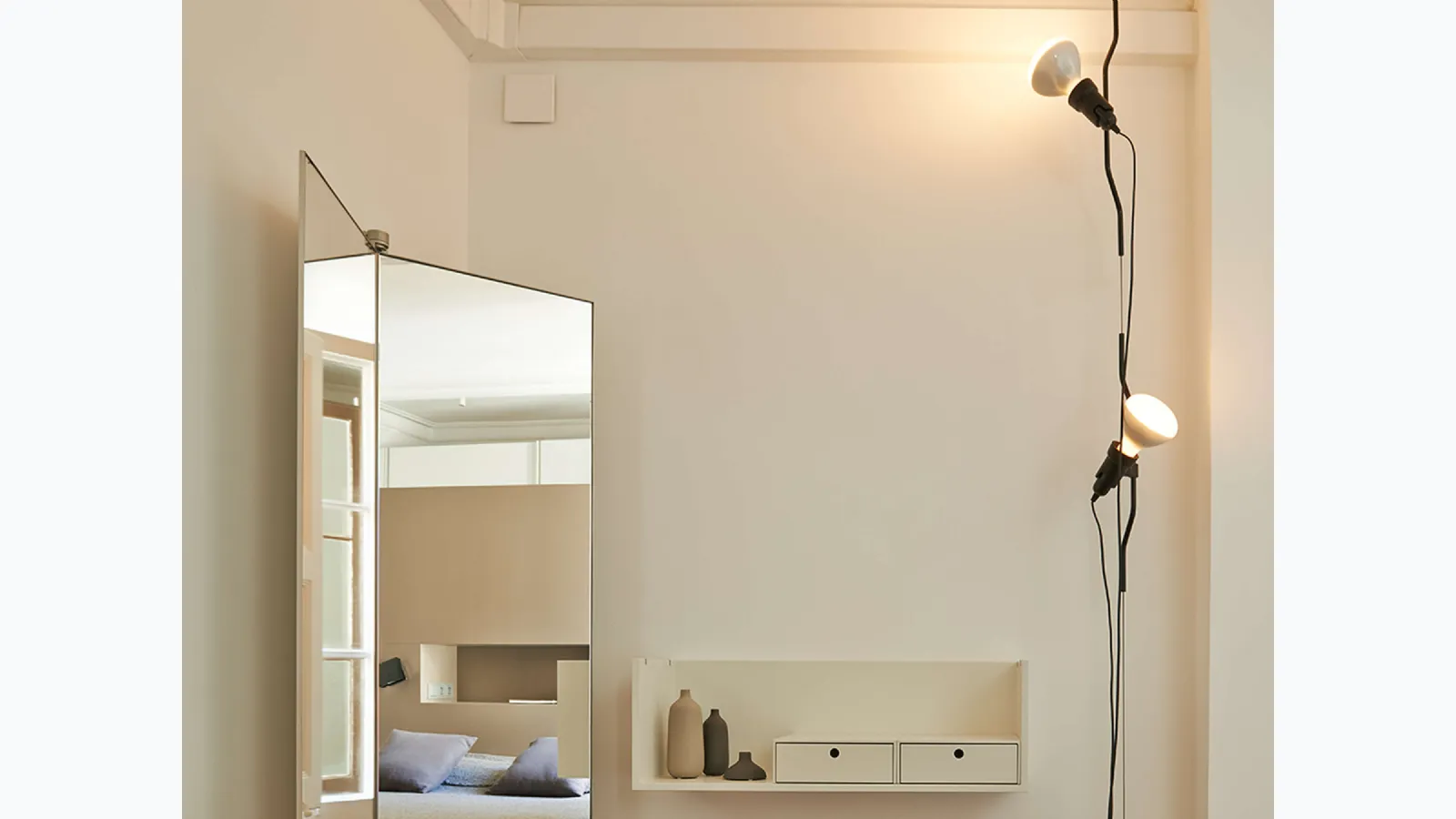 Floor lamp Parentesi by Flos