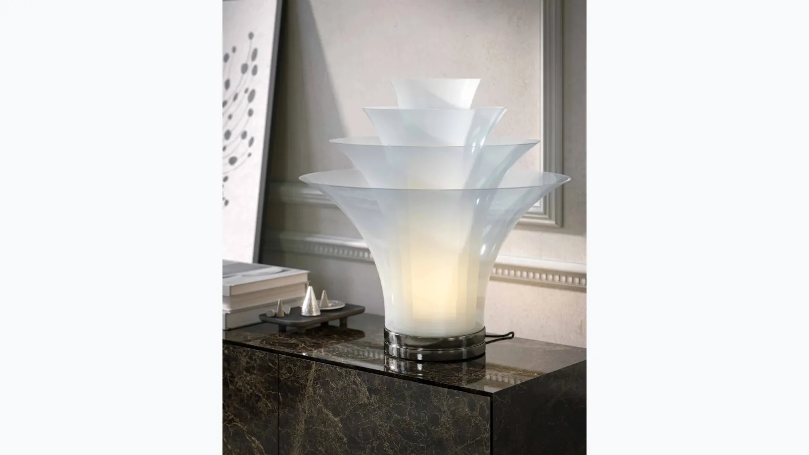 Petalo table lamp by Tonin Casa