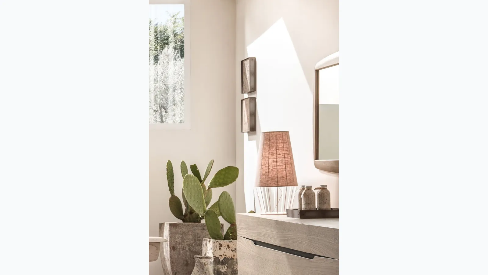 Table lamp in metal and linen fabric Sofia by Cantori.