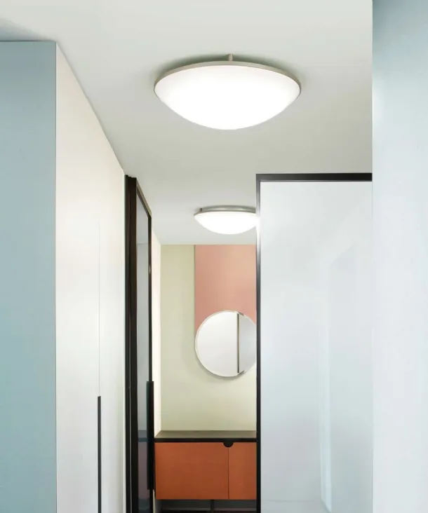 Ceiling lamp with a polycarbonate and aluminum structure by Luceplan.