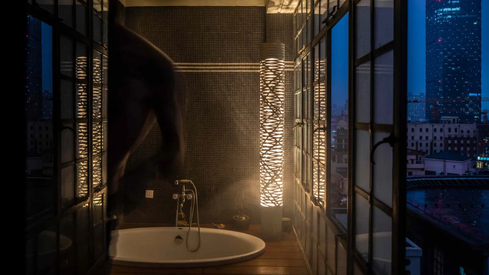 Tress floor lamp in glass and resin by Foscarini