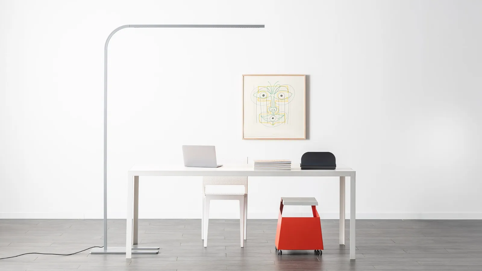 Turn Around Floor lamp by Artemide