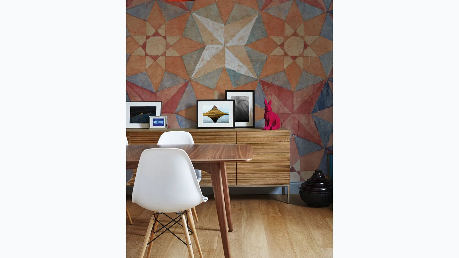 Ethnic wallpaper Caleido Rosa by Inkiostro Bianco