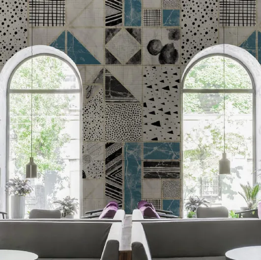 Geometric wallpaper Fasek by Inkiostro Bianco.