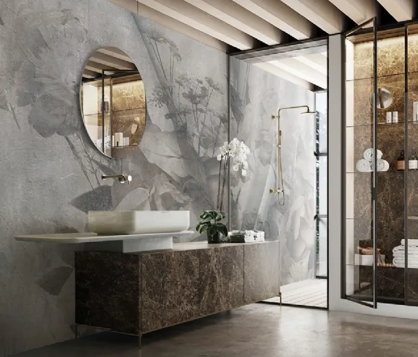 New Romantic wallpaper by Adriani and Rossi.