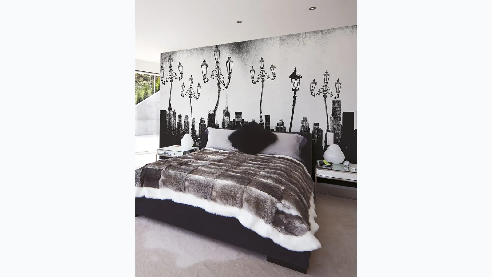 Monochromatic urban style wallpaper 