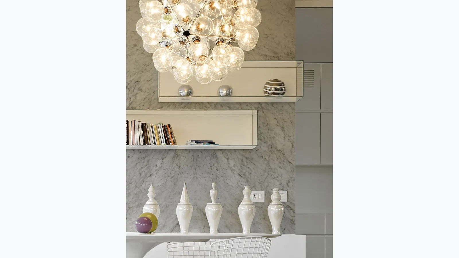 Monochromatic wallpaper White Marble by Inkiostro Bianco