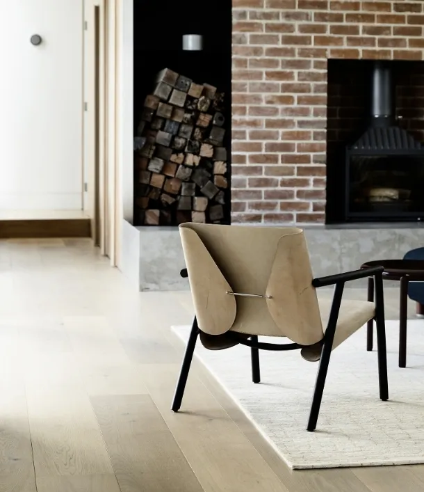 Leather armchair 1085 Edition by Kristalia