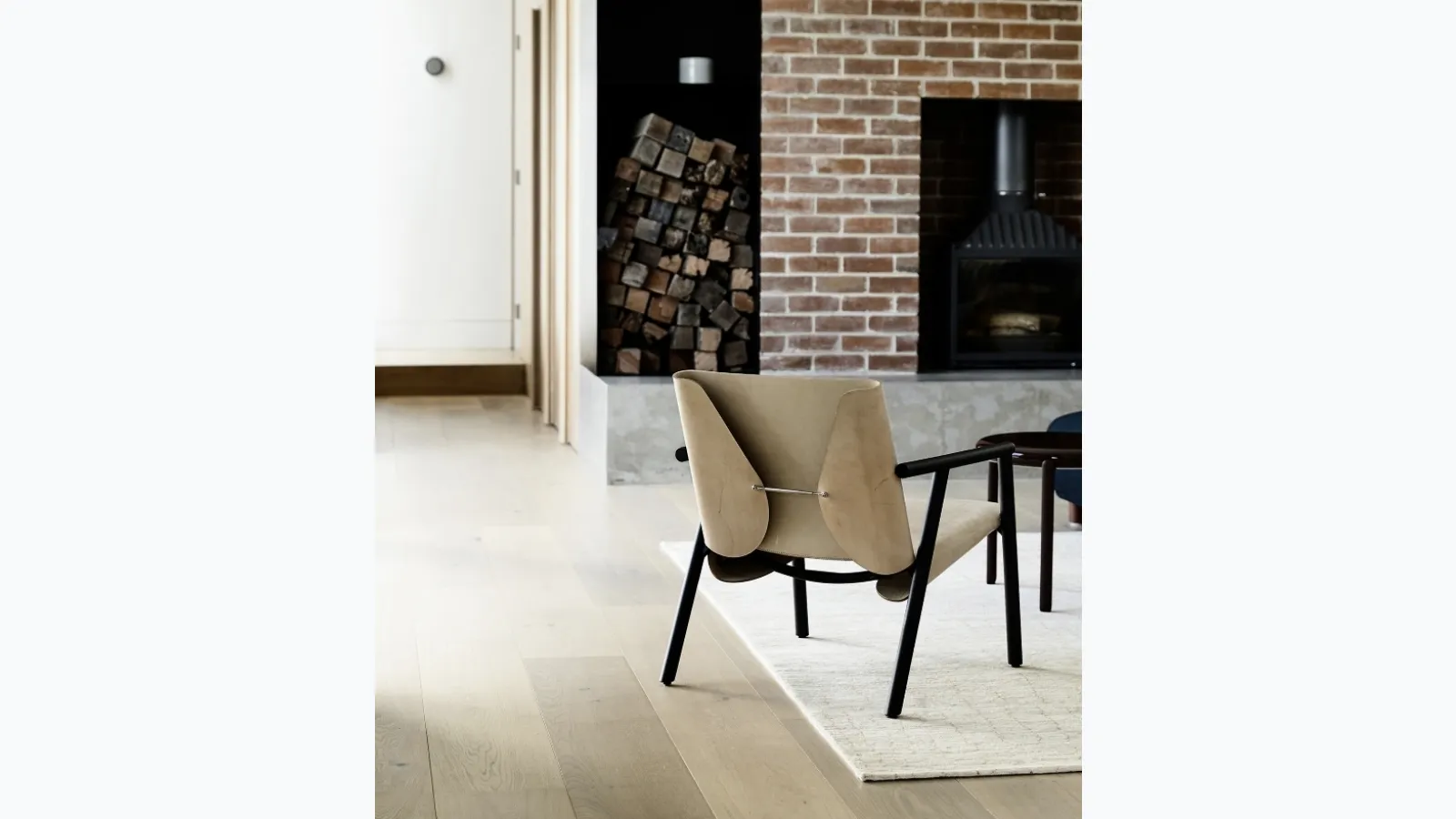 Leather armchair 1085 Edition by Kristalia
