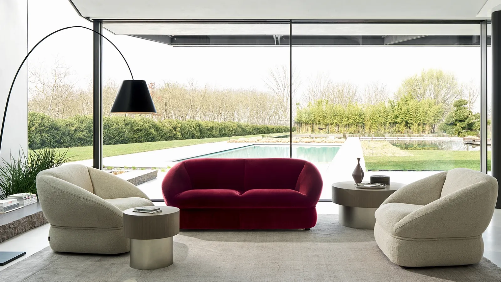 High armchair in upholstered fabric fabric by Ditre Italia.