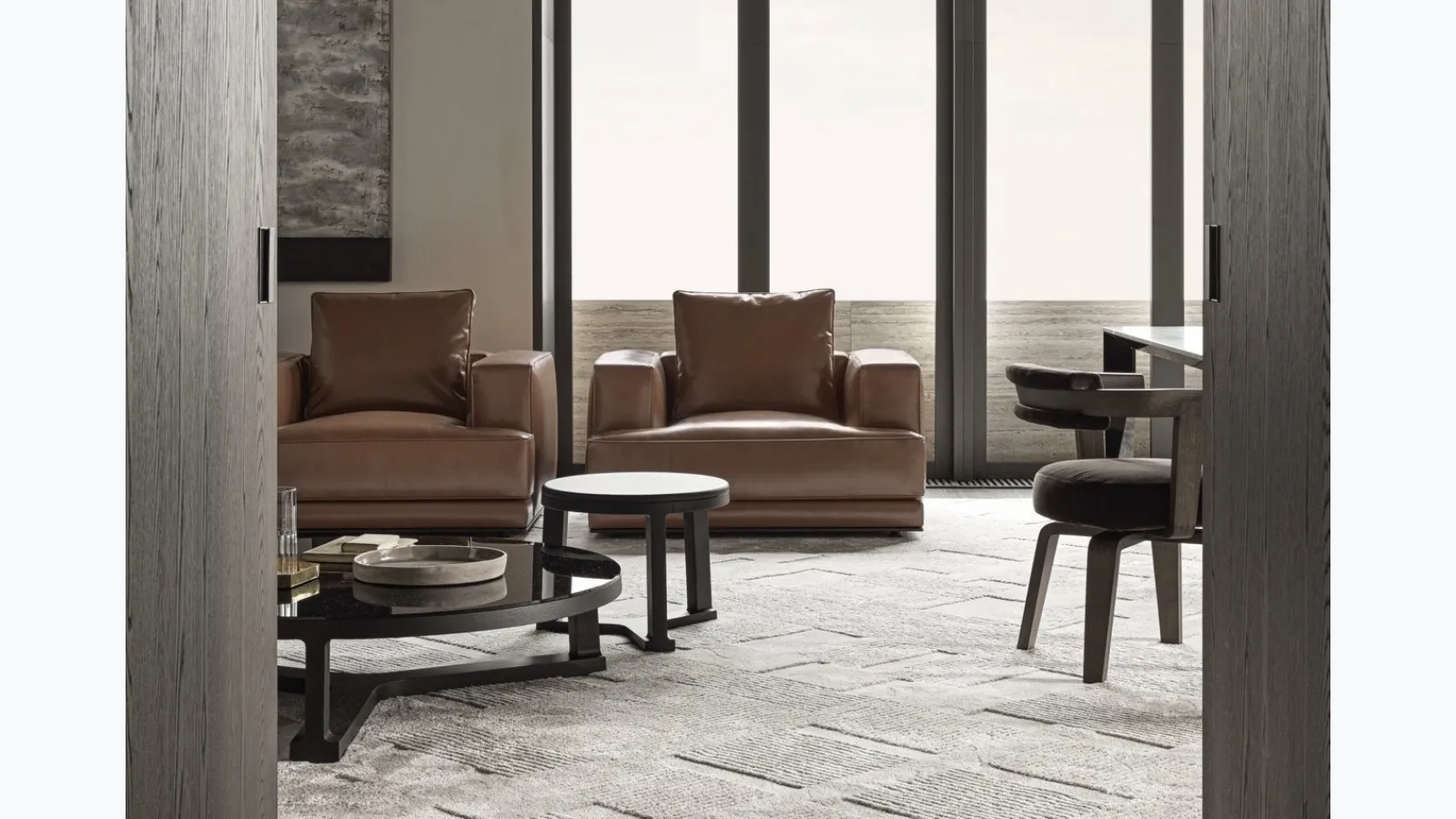 Augusto leather armchair by Molteni & C