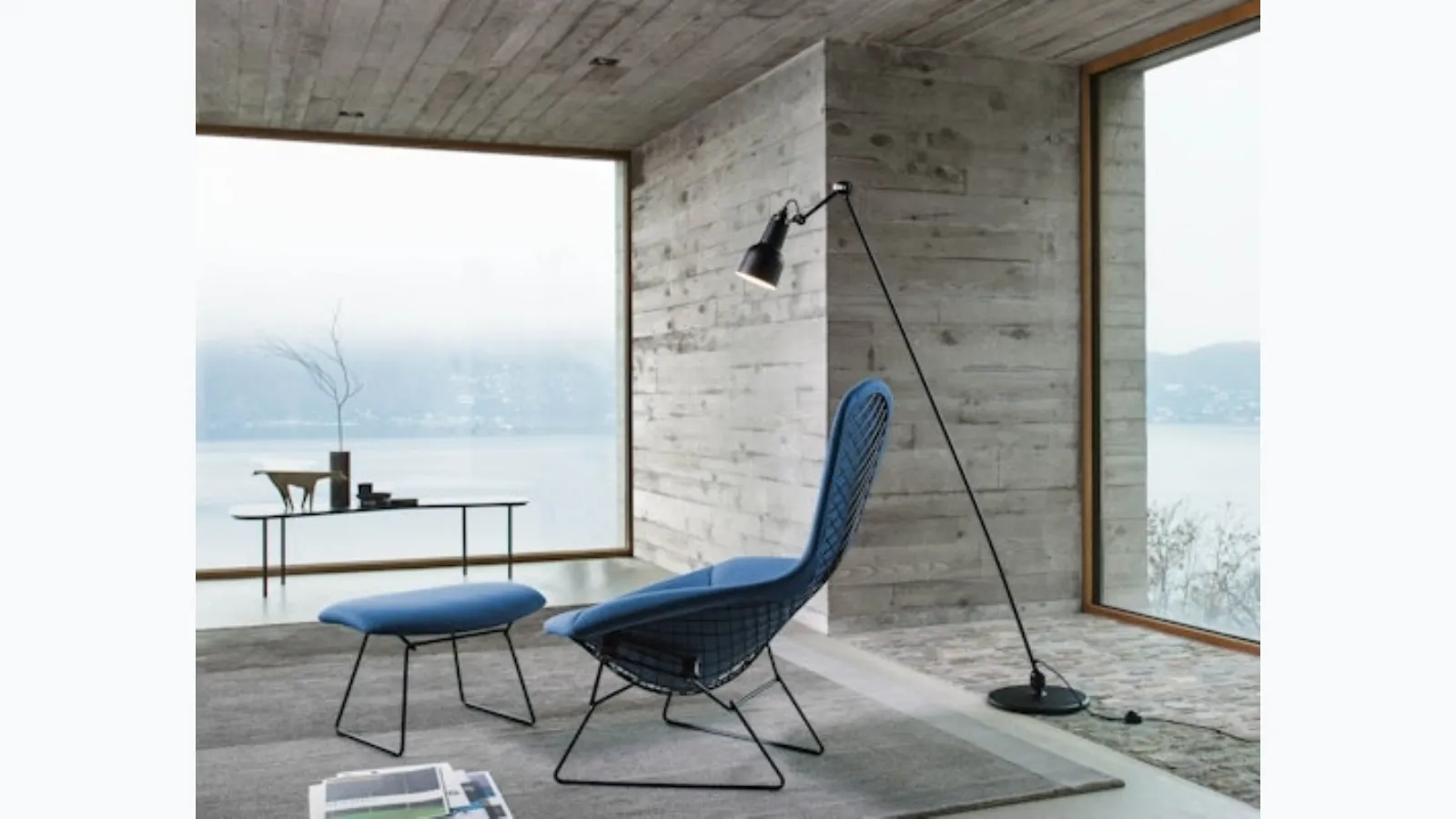 Bertoia Bird Chair armchair by Knoll.