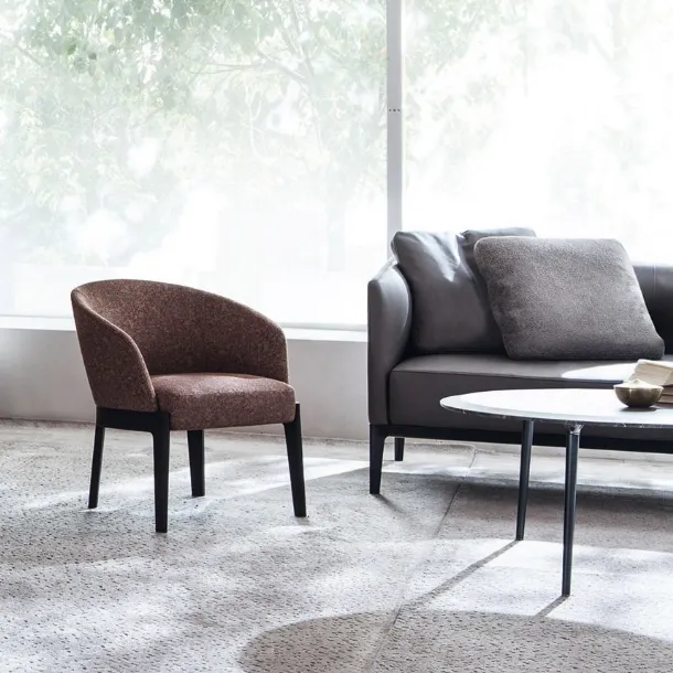 Chelsea 01 armchair in fabric with wooden legs by Molteni & C