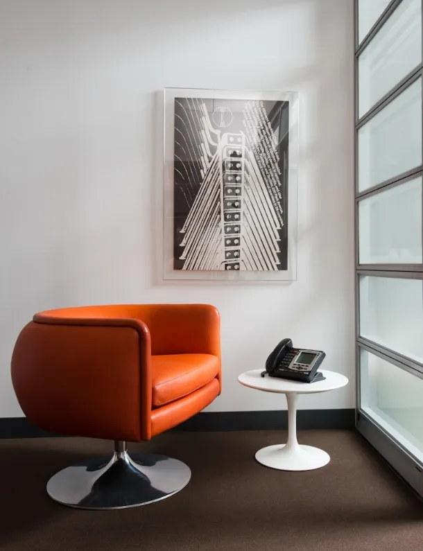 D'Urso Swivel Chair armchair in leather by Knoll