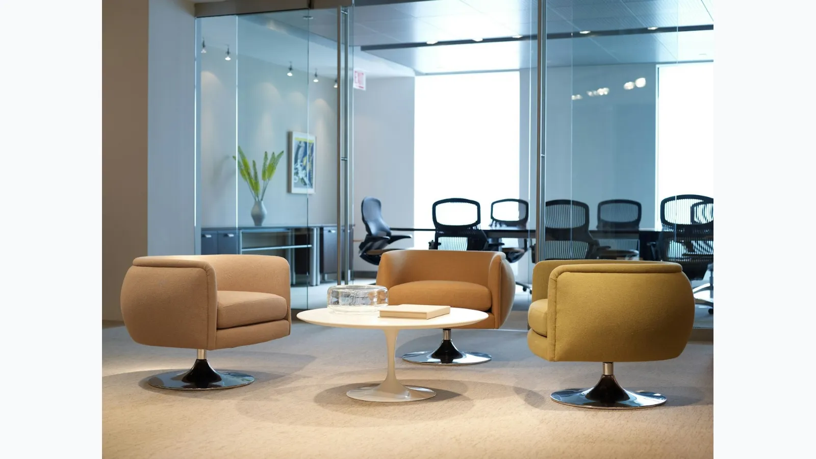 D'Urso Swivel Chair by Knoll