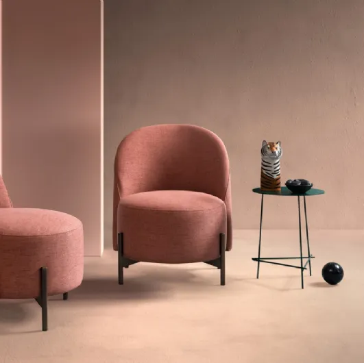 Armchair in Ebe fabric by Samoa