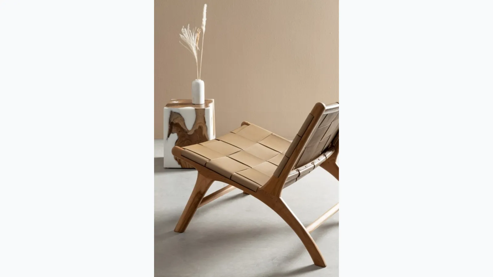 Lounge armchair in leather and teak Joanna by Bizzotto.