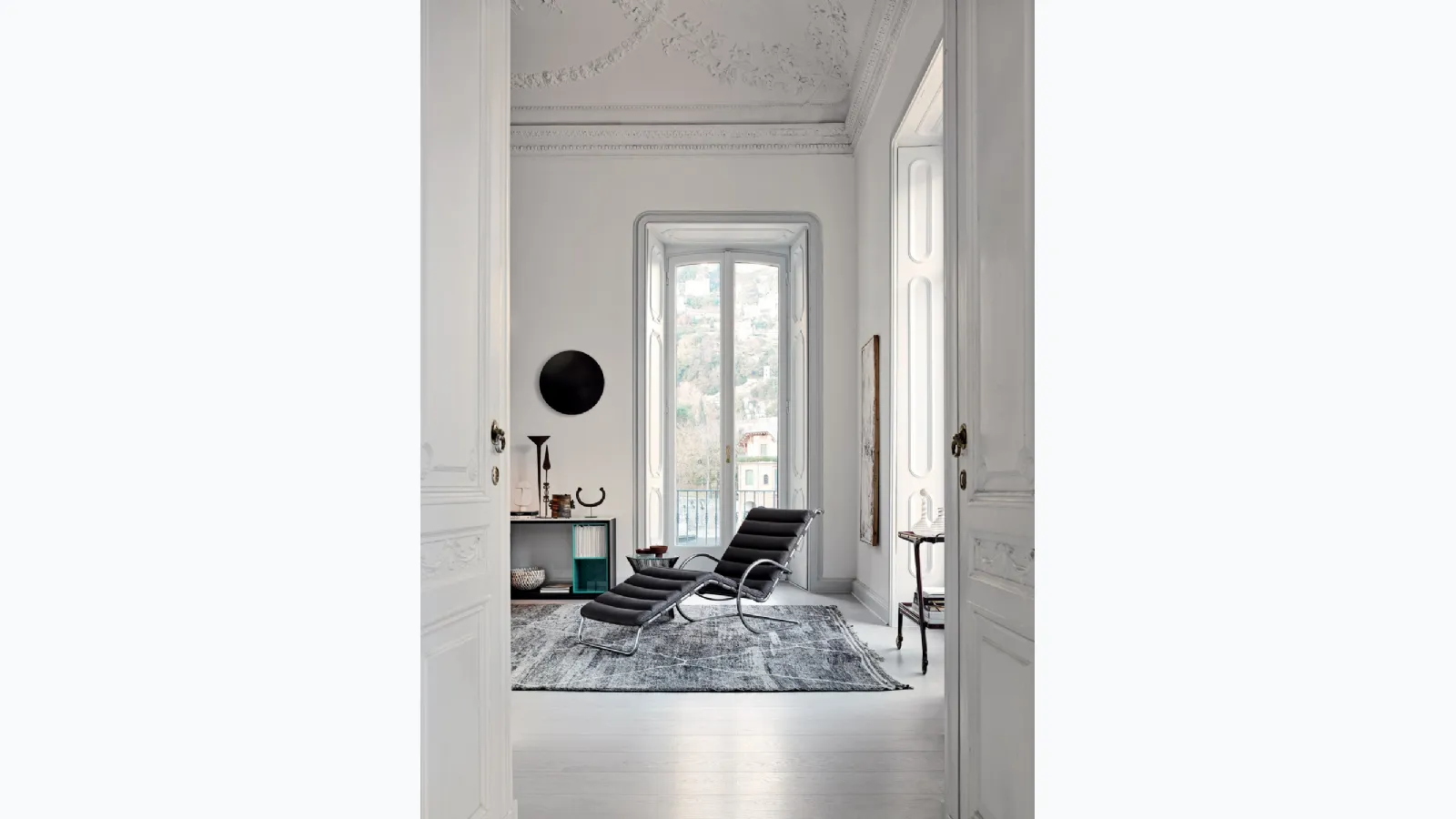 MR Adjustable Chaise Lounge Armchair by Knoll