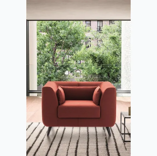 Nemo armchair in Felis fabric.