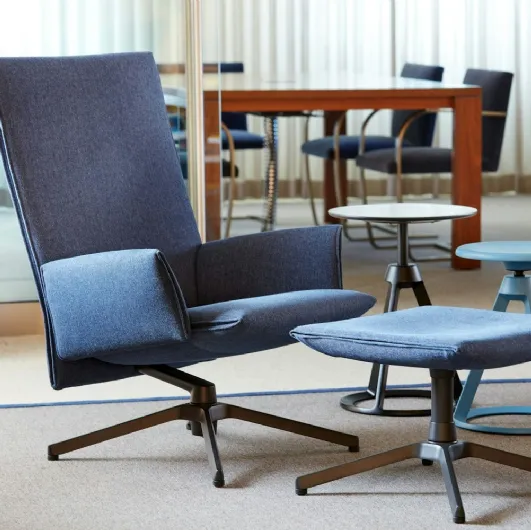 Pilot Armchair by Knoll® High Back 