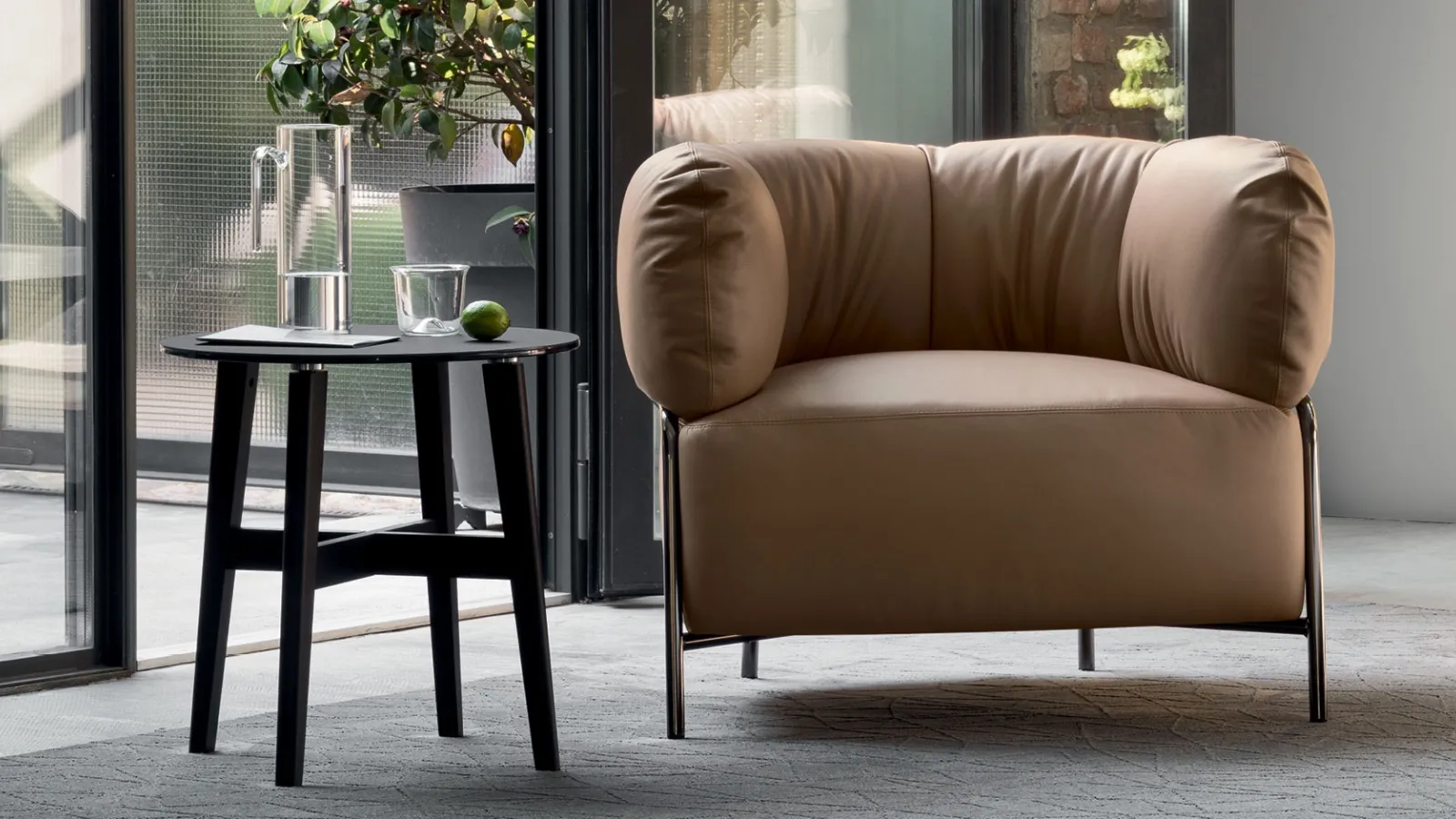 Quadrotta padded fabric armchair by Calligaris