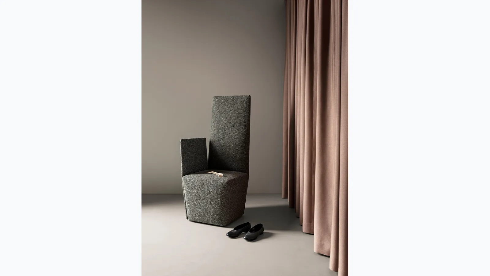 Valet armchair by Kristalia