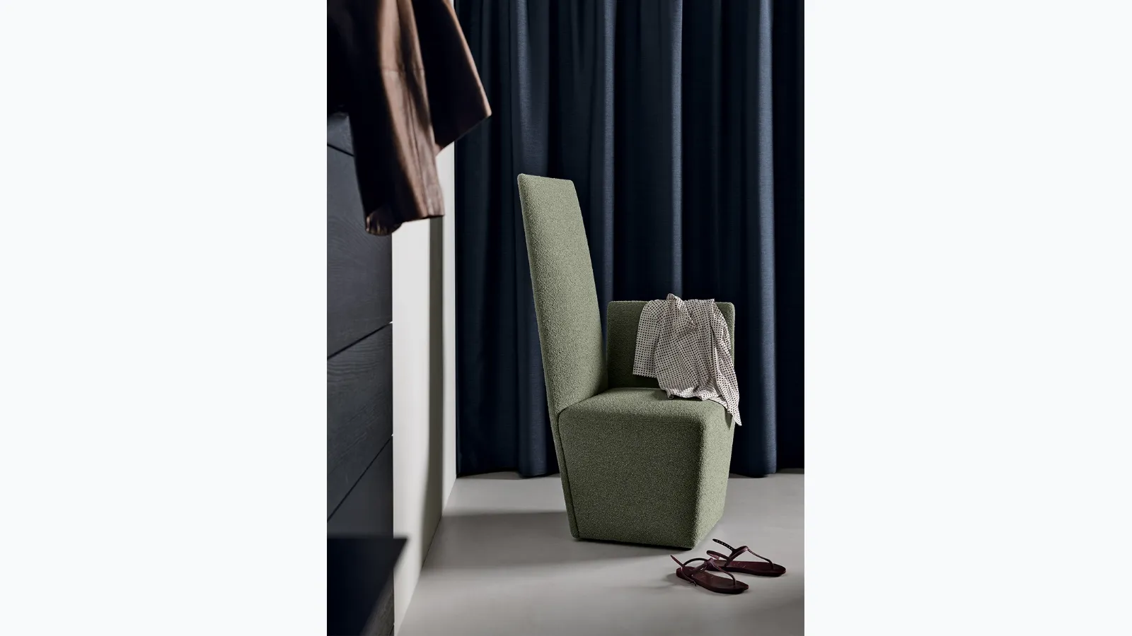 Valet armchair by Kristalia