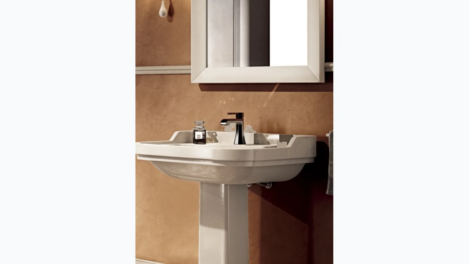 Evergreen faucets by Flaminia