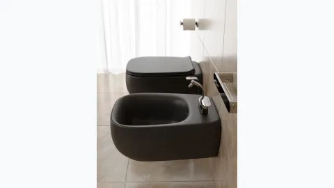 Flaminia's Fluorescent Bathroom