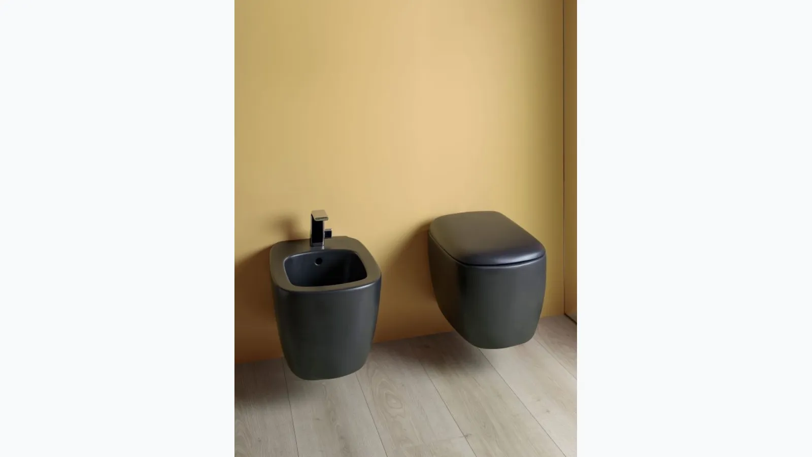 Bathroom furniture Monò and Flaminia sanitary ware.