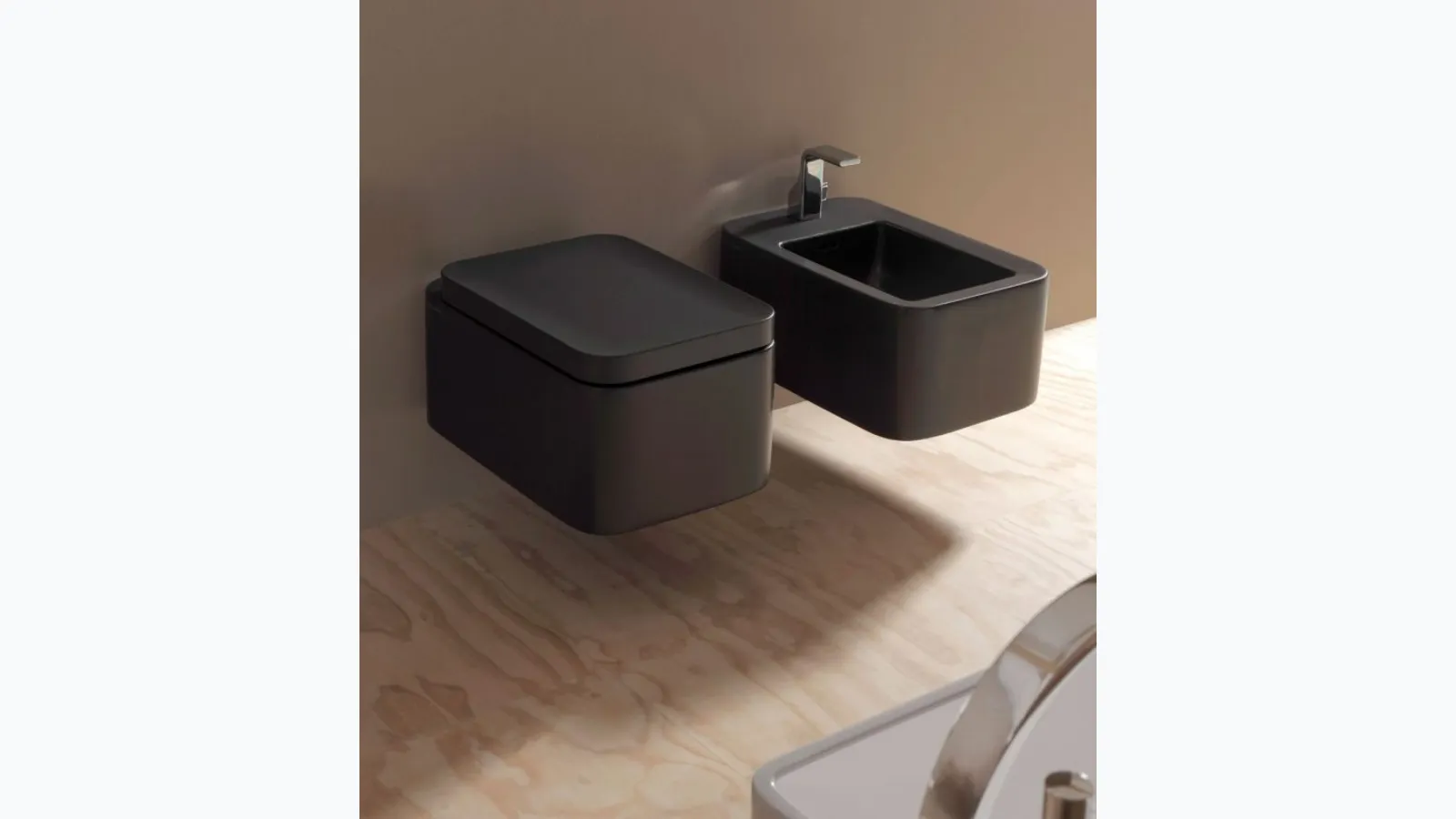 Nile toilets by Flaminia.