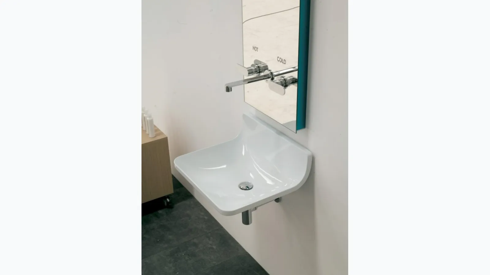 Flaminia's Plate washbasin
