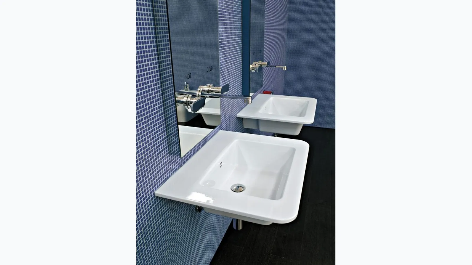 Flaminia's Flight Washbasin