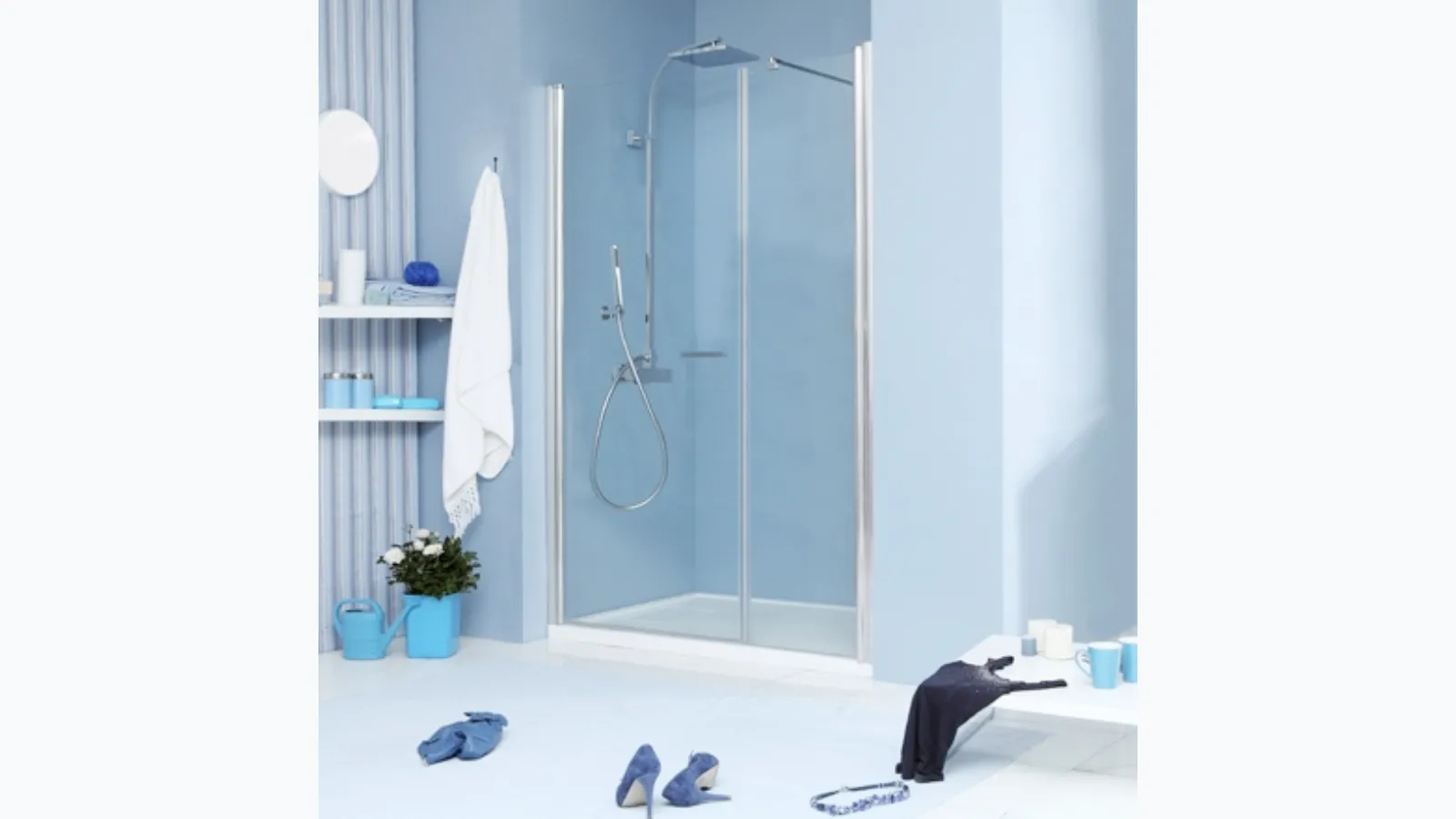 Shower enclosure Web 1.0 with swing door by