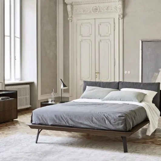 Double bed Embrace in wood with padded cushions by Sangiacomo.
