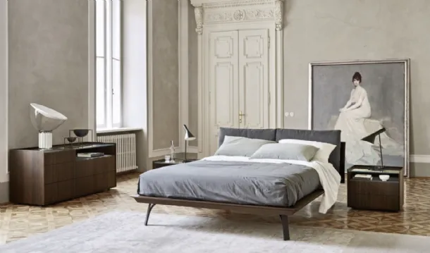 Double bed Embrace in wood with padded cushions by Sangiacomo.