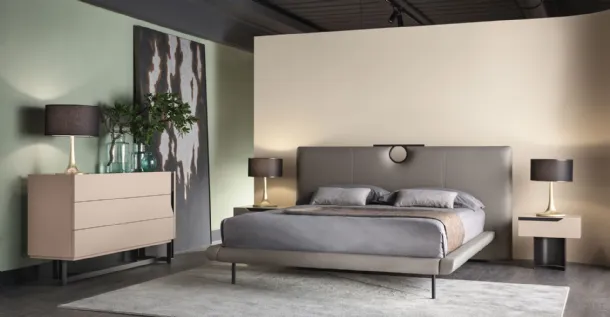 Leather bed with Bay 2 headboard by Cantori.