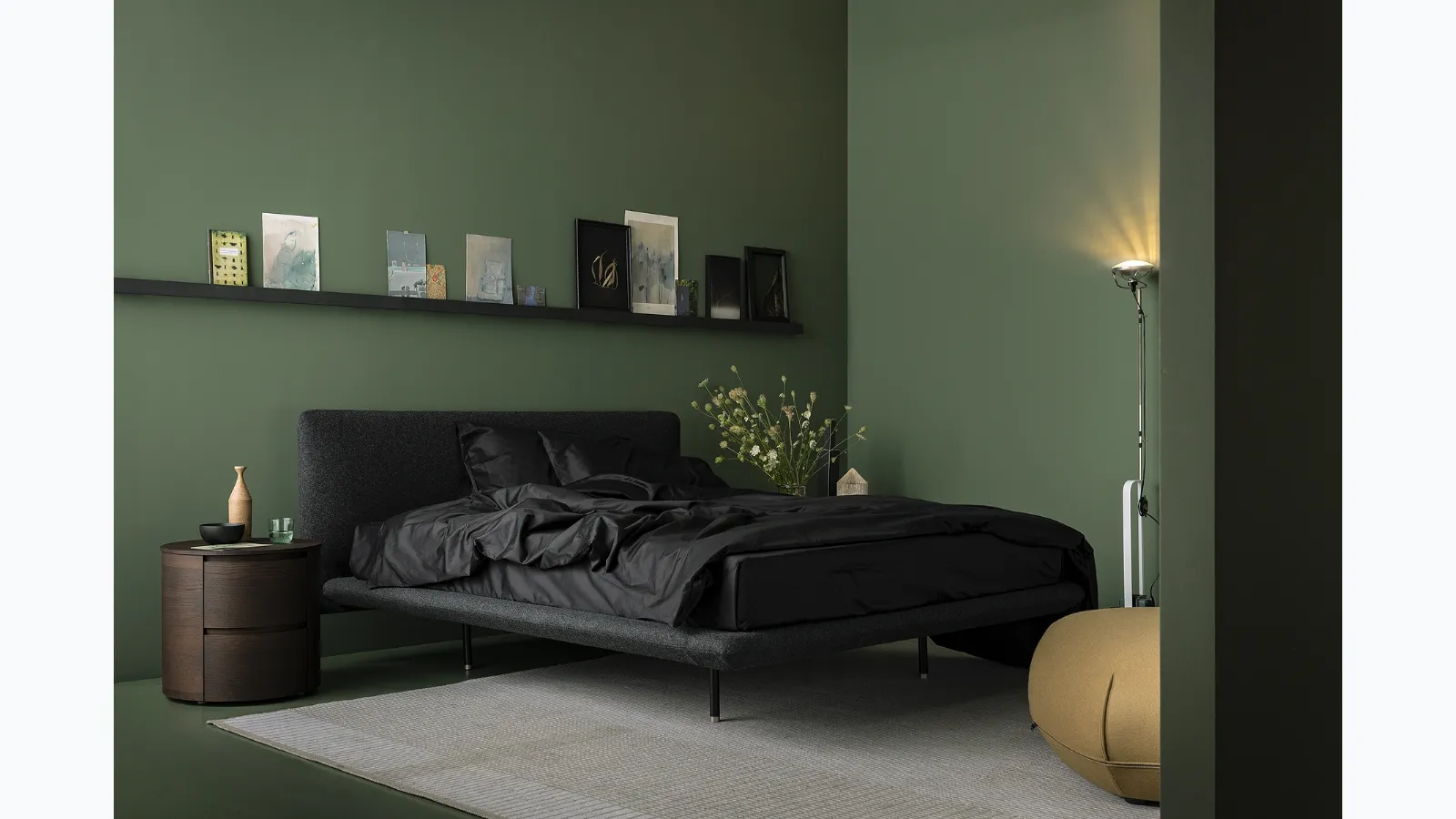 Fabric bed Clapis by Kristalia