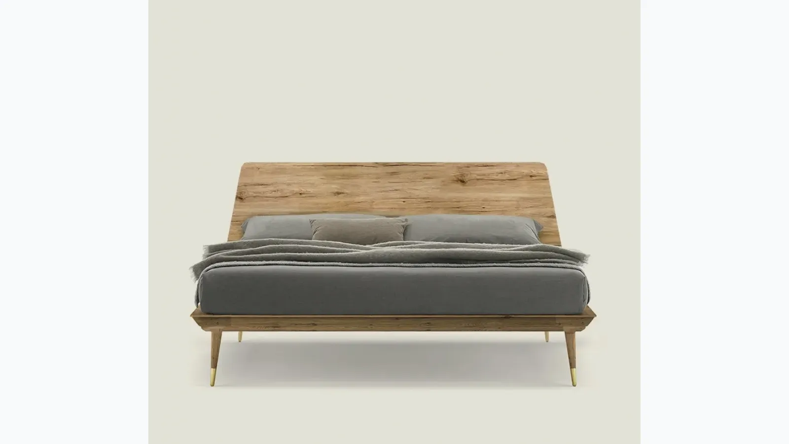 Wooden Cocò Bed with Callesella headboard