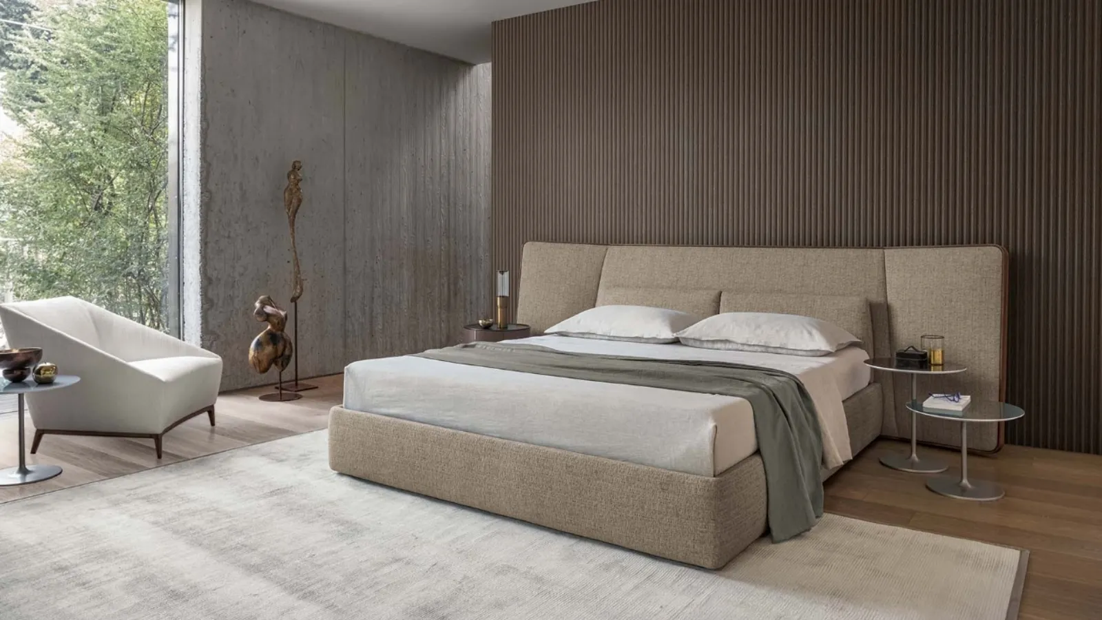 Fabric bed with Coventry Alivar important headboard.