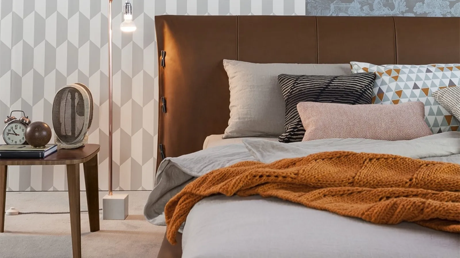 Ecopelle Cuff Bed by Bonaldo