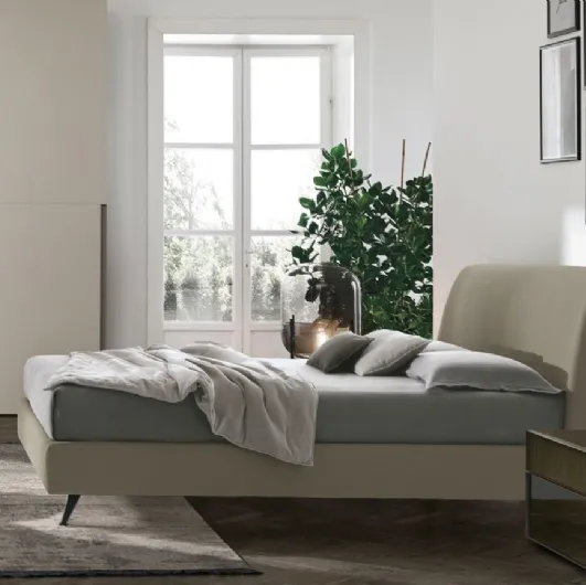 Dalia padded fabric bed by Tomasella