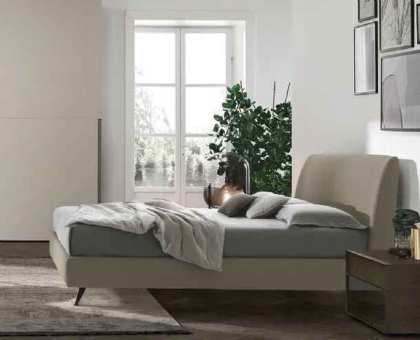Dalia padded fabric bed by Tomasella