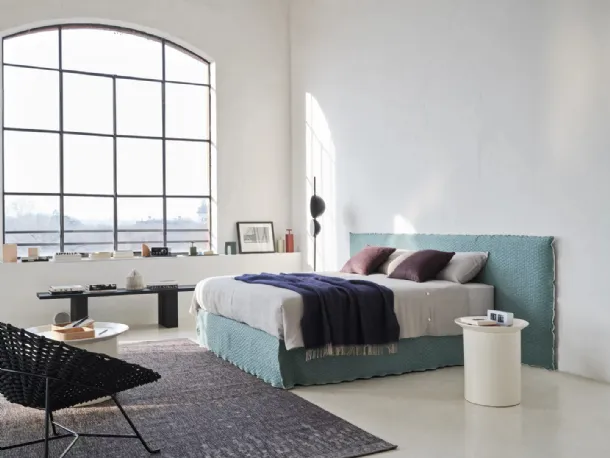 Easy padded bed by Gervasoni