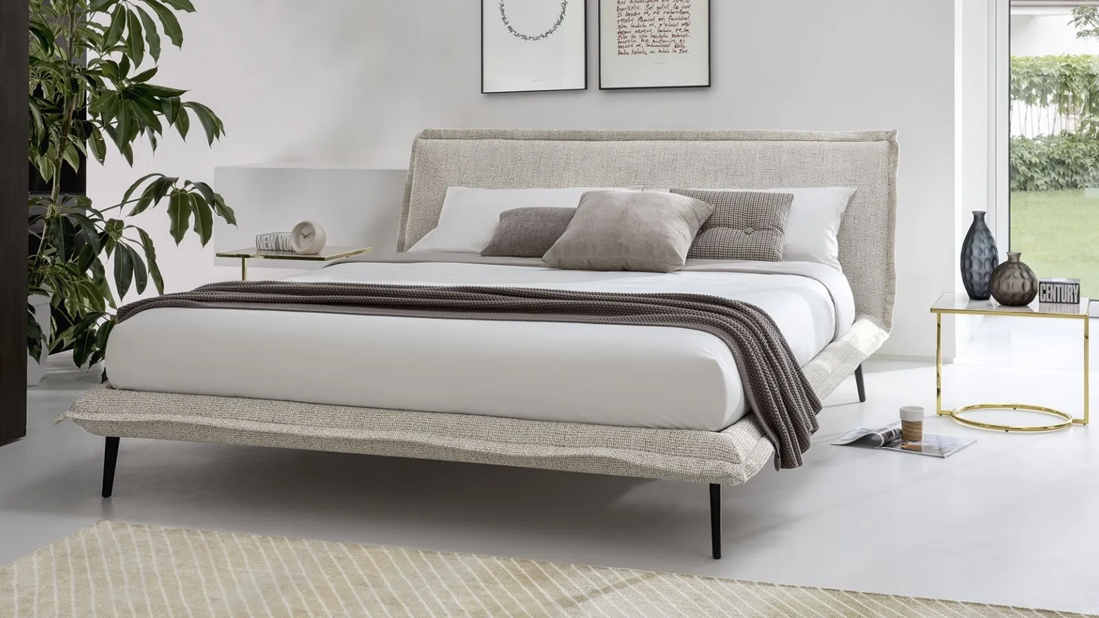 Upholstered fabric bed with Fluff metal feet by Calligaris