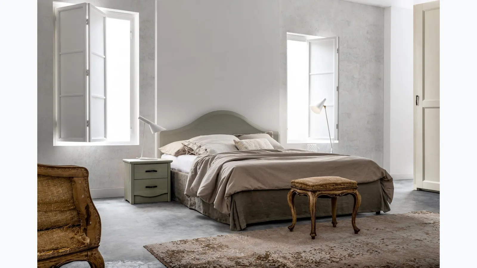 Double bed Gendarme in lacquered wood by Callesella.