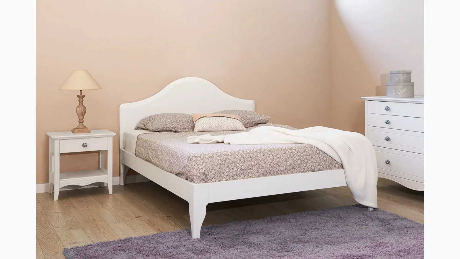 Double bed Gendarme in lacquered wood by Callesella