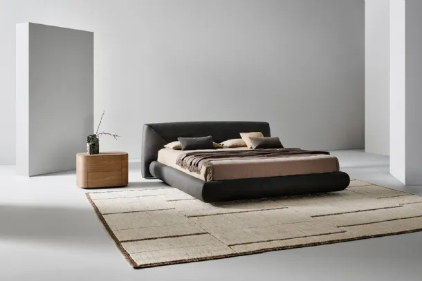 Holden leather bed by Bonaldo
