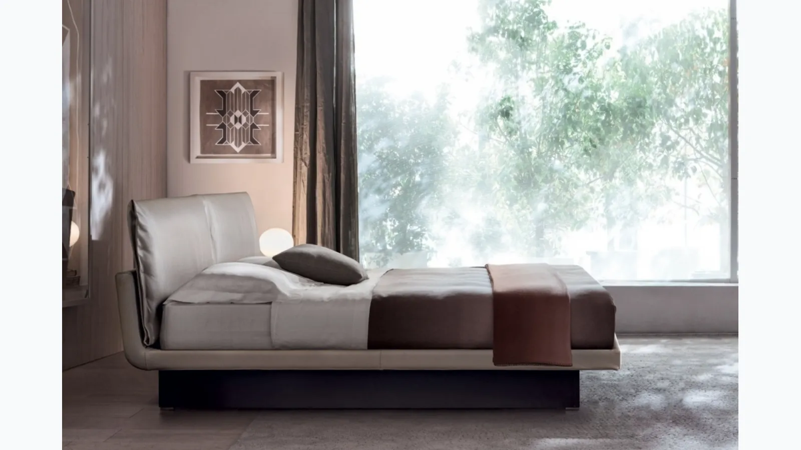 Leather bed with storage box Honey by Molteni&C.